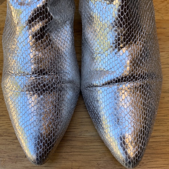 TopShop Krazy Chelsea Metallic Silver Ankle Booties - Picture 10 of 11